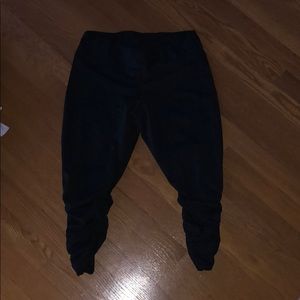 Black cropped leggings